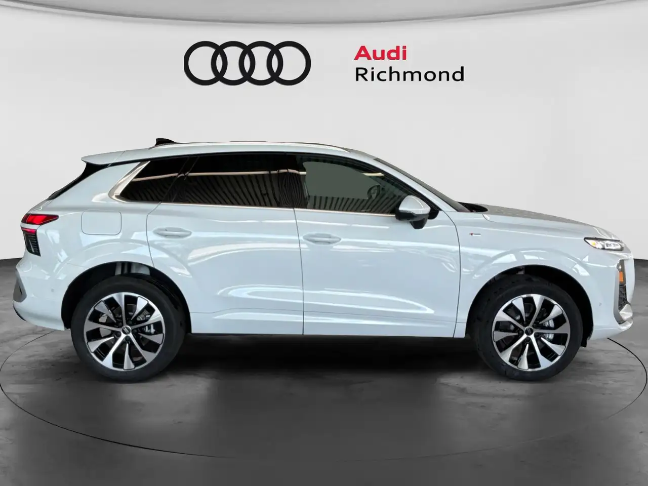Audi Q3 photo Audi Q3