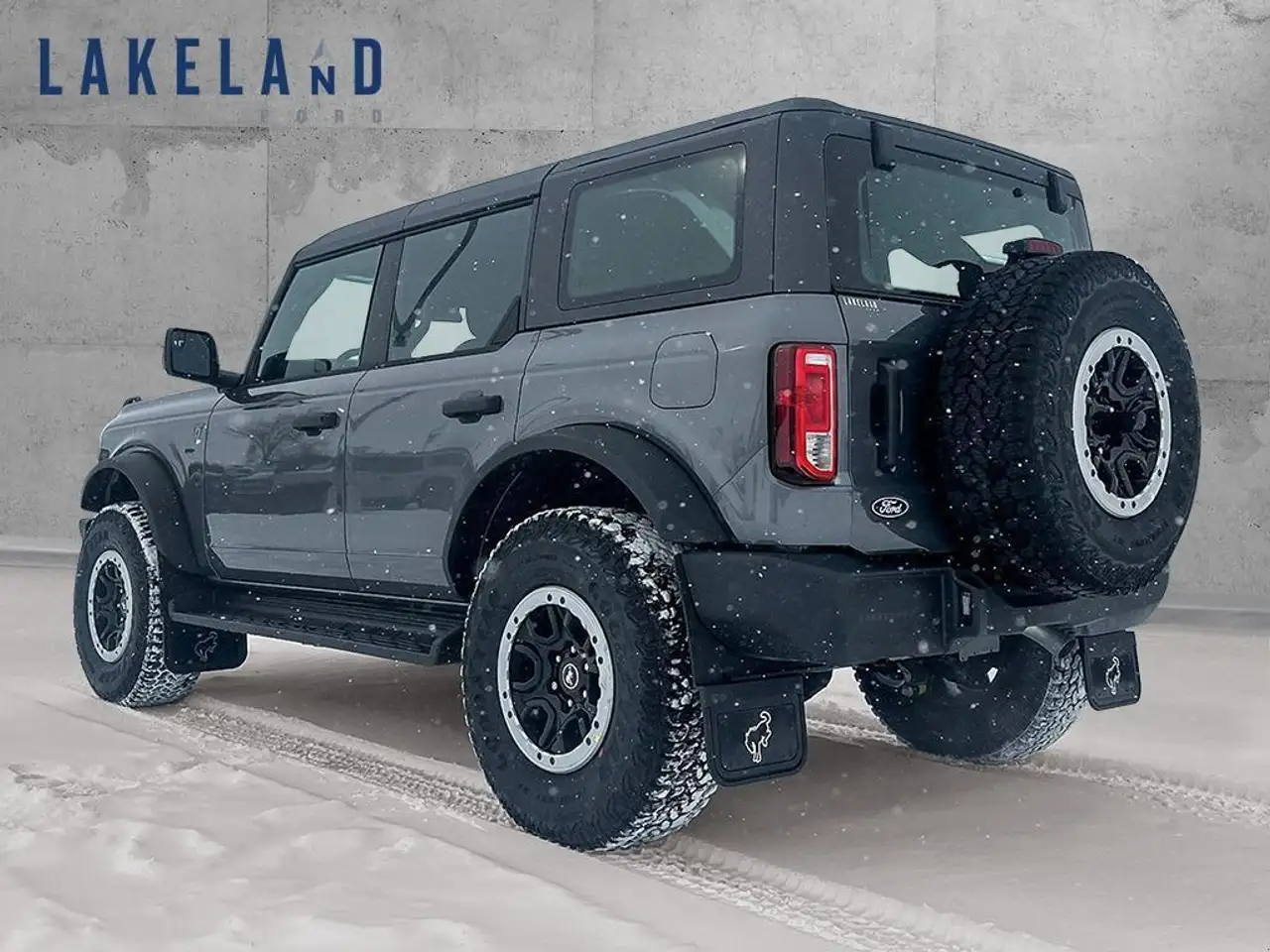 Ford Bronco photo Ford Bronco
