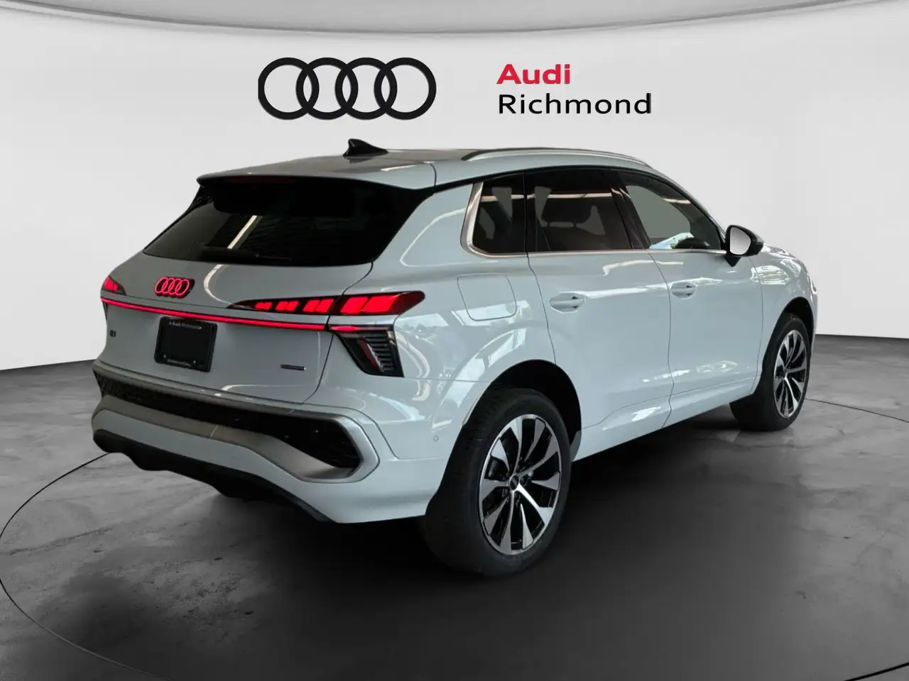 Audi Q3 photo Audi Q3