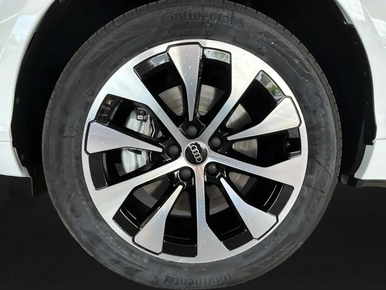 Audi Q3 photo Audi Q3