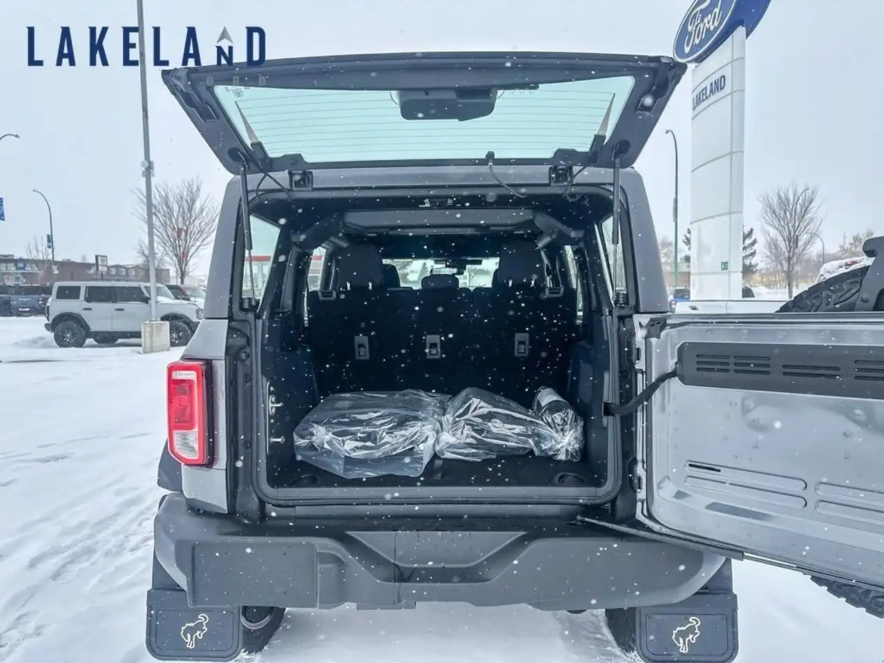Ford Bronco photo Ford Bronco