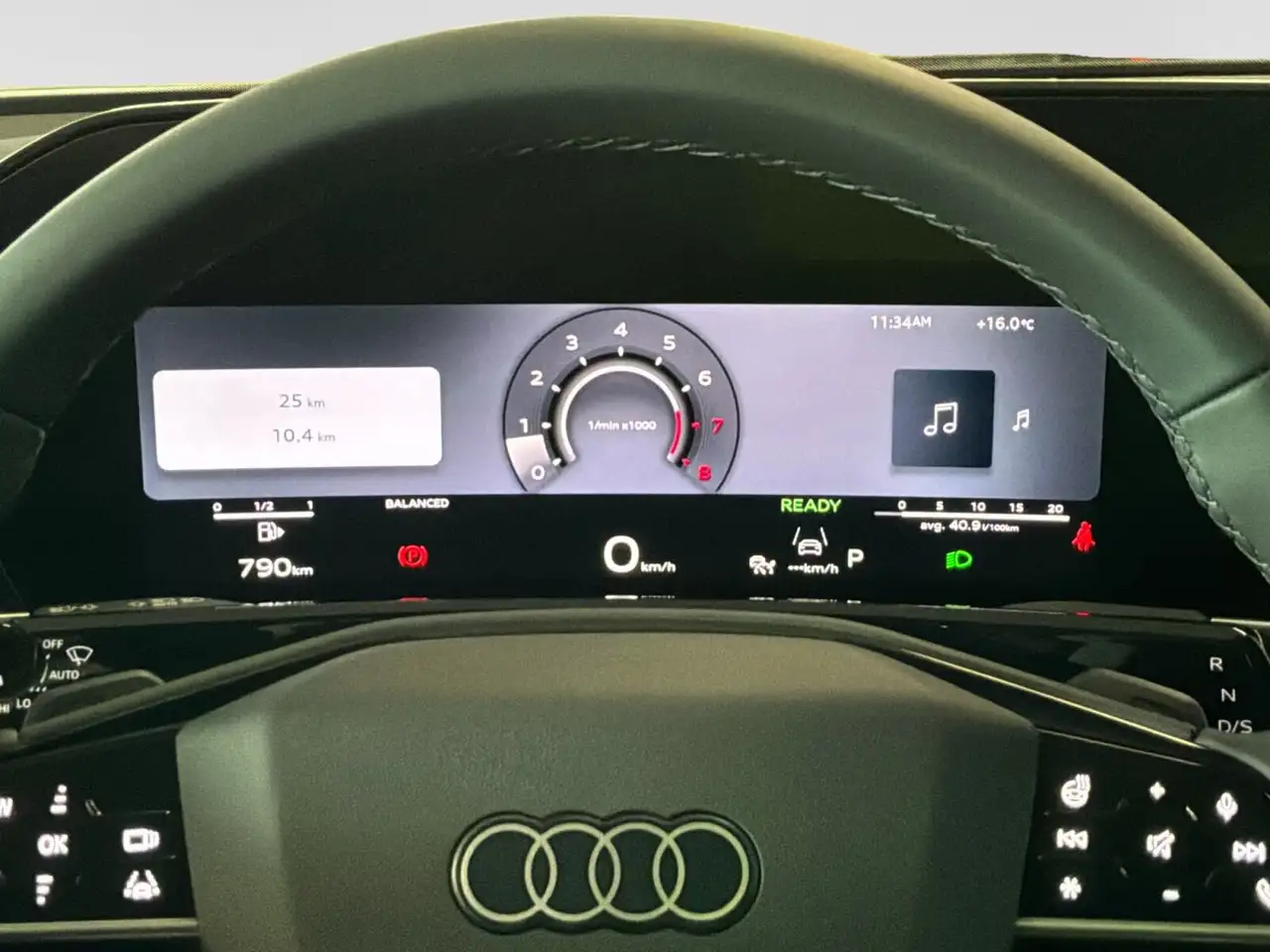 Audi Q3 photo Audi Q3