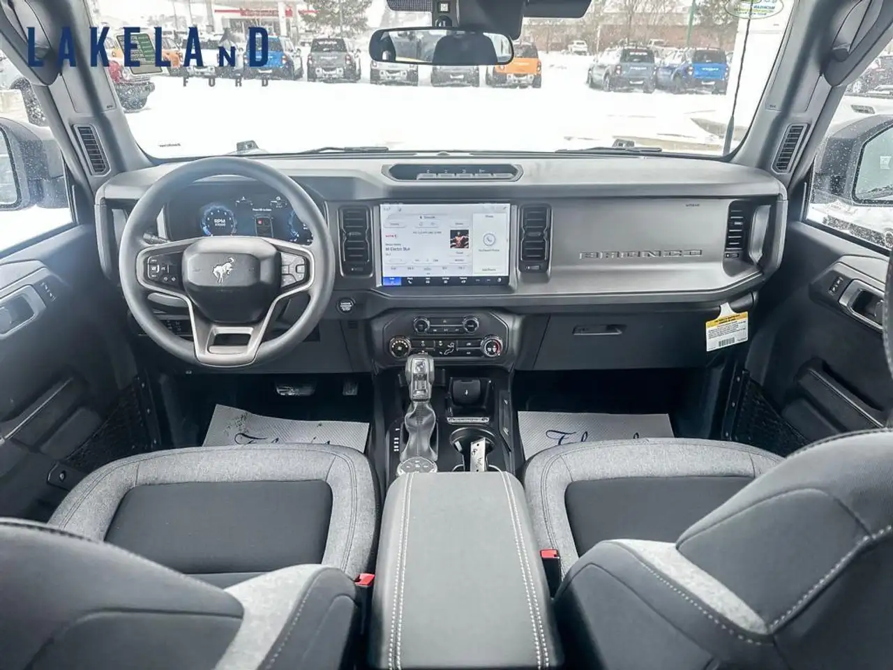 Ford Bronco photo Ford Bronco