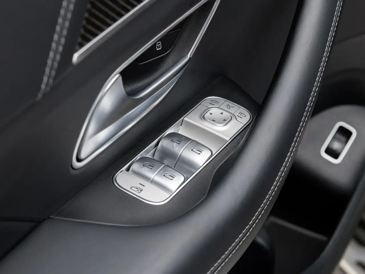 Mercedes-Benz GLE photo Mercedes-Benz GLE