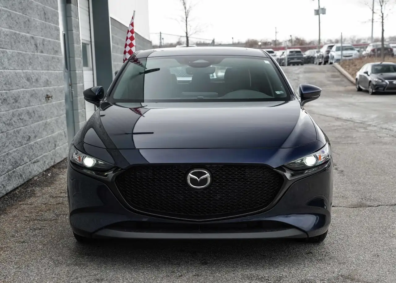 Mazda 3 снимка Mazda 3