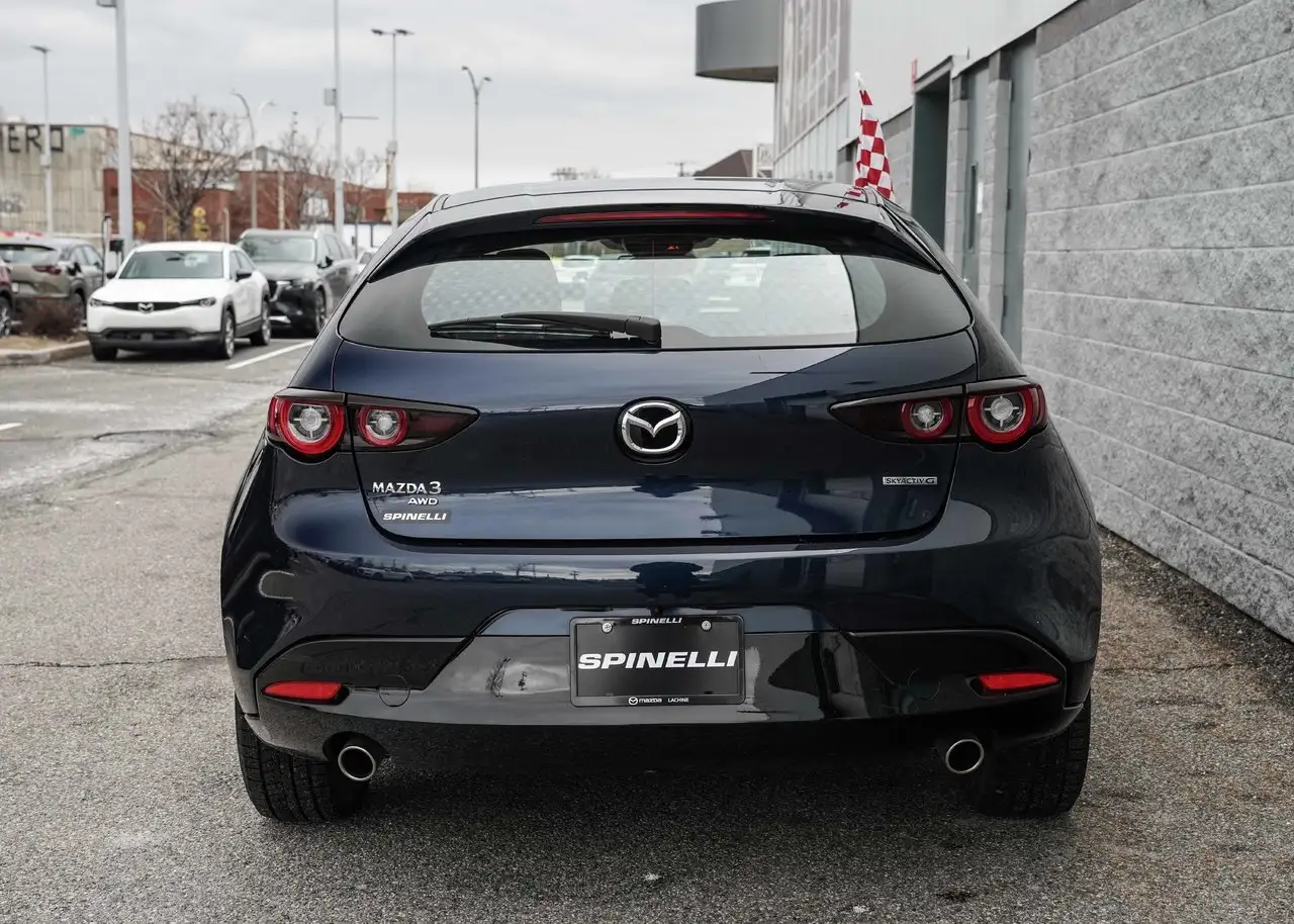 Mazda 3 снимка Mazda 3