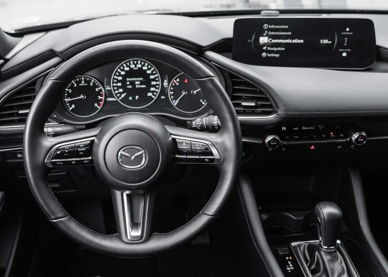 Mazda 3 снимка Mazda 3