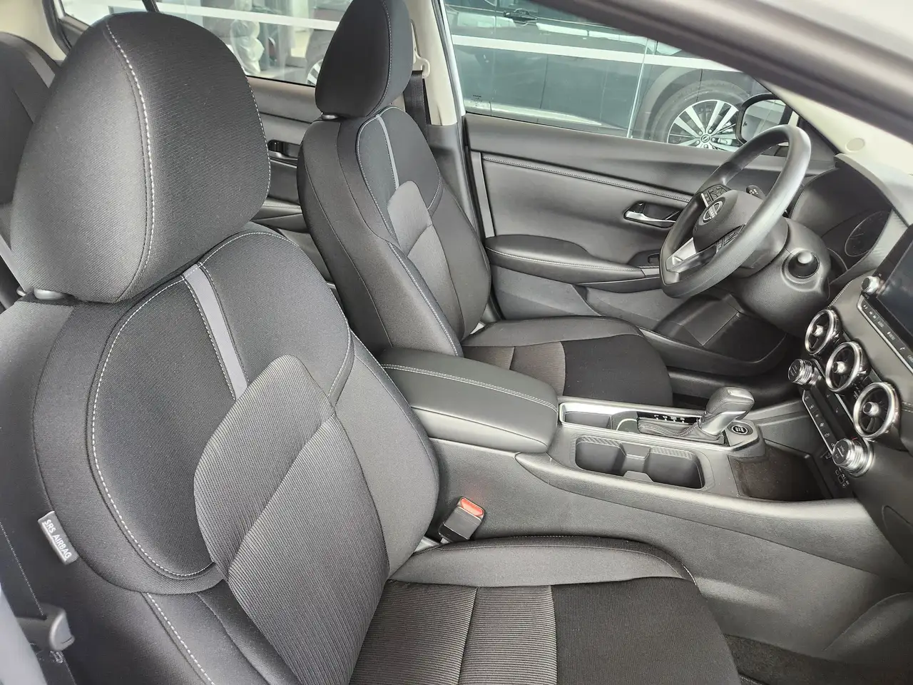 Nissan Sentra снимка Nissan Sentra