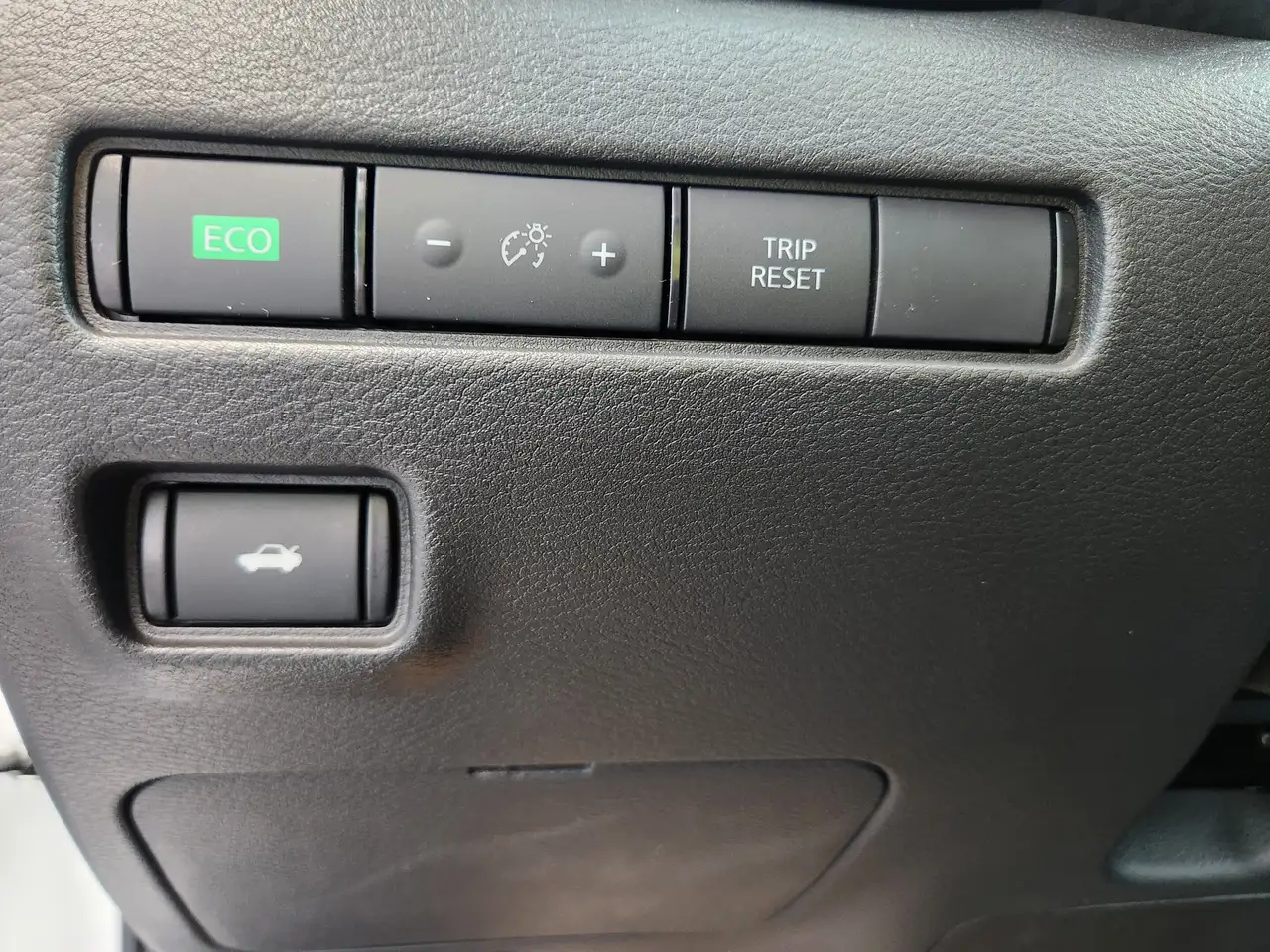 Nissan Sentra снимка Nissan Sentra