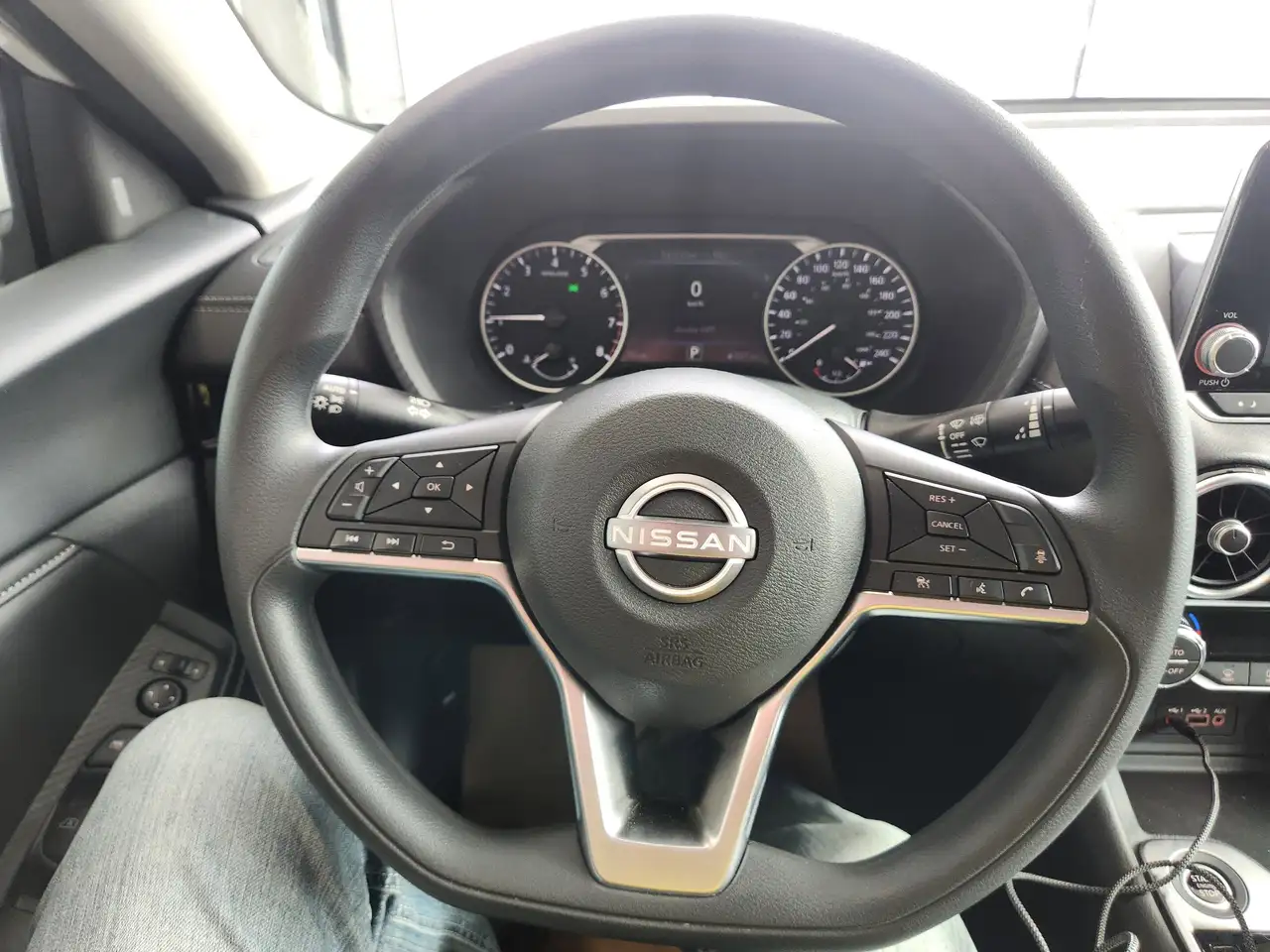 Nissan Sentra снимка Nissan Sentra