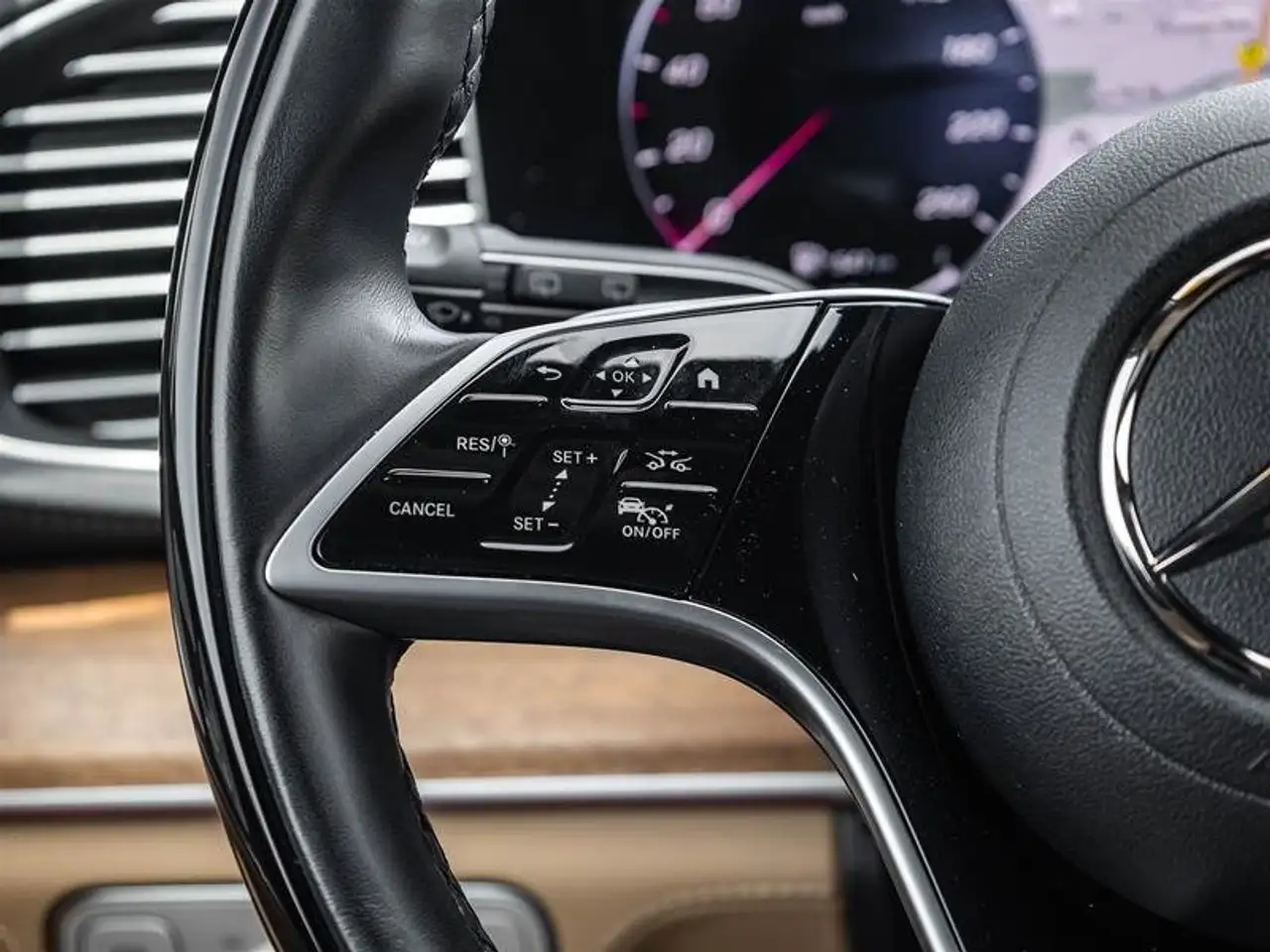 Mercedes-Benz GLE снимка Mercedes-Benz GLE