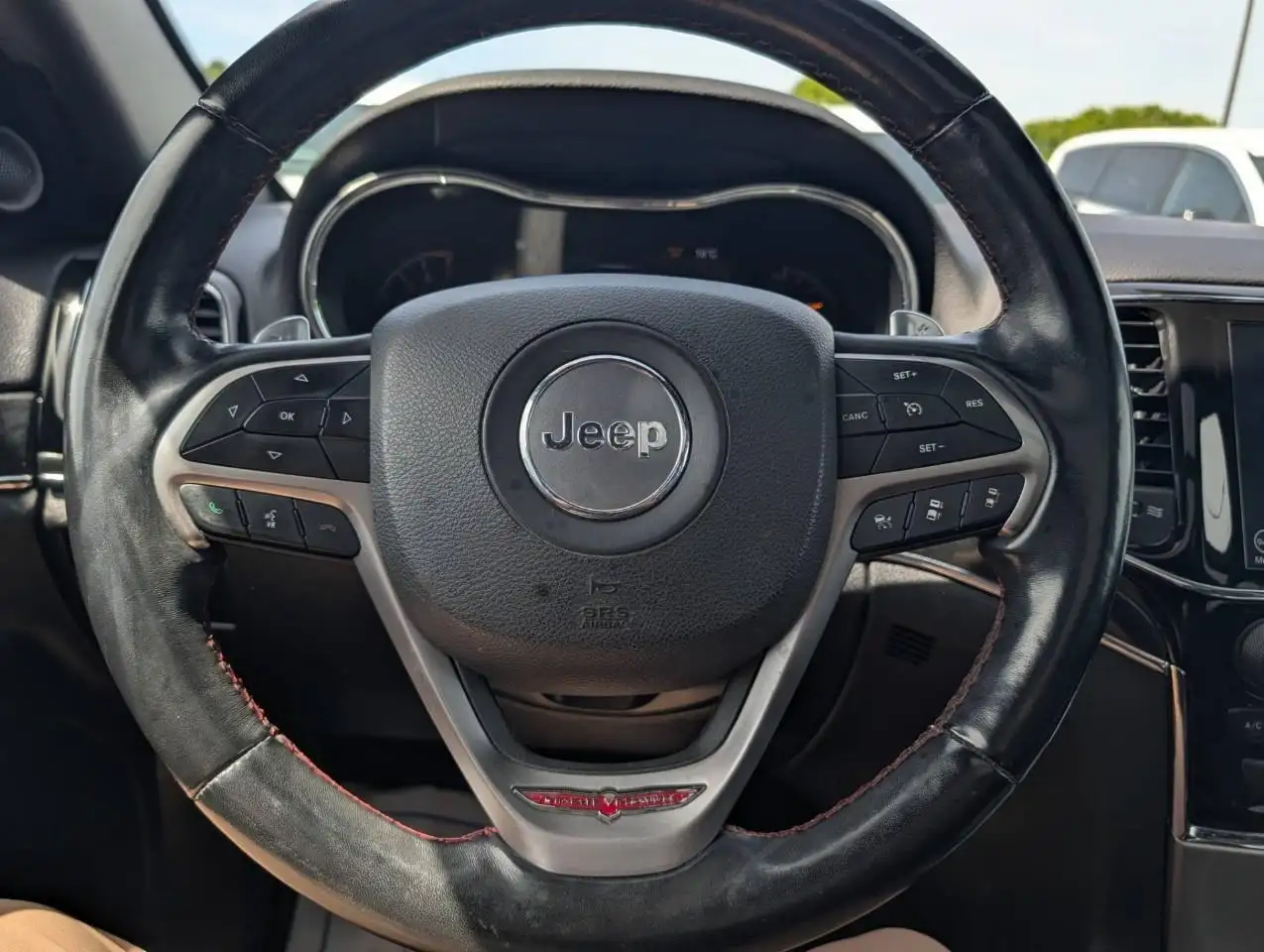 Jeep Grand Cherokee снимка Jeep Grand Cherokee