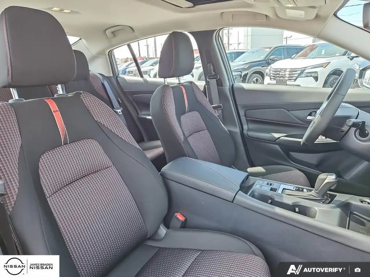 Nissan Sentra снимка Nissan Sentra