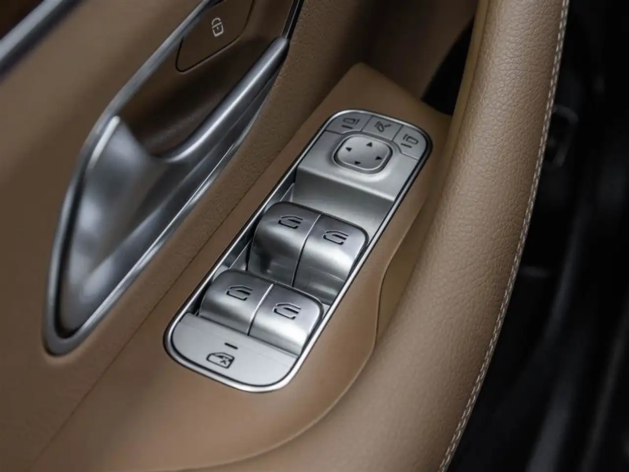 Mercedes-Benz GLE снимка Mercedes-Benz GLE