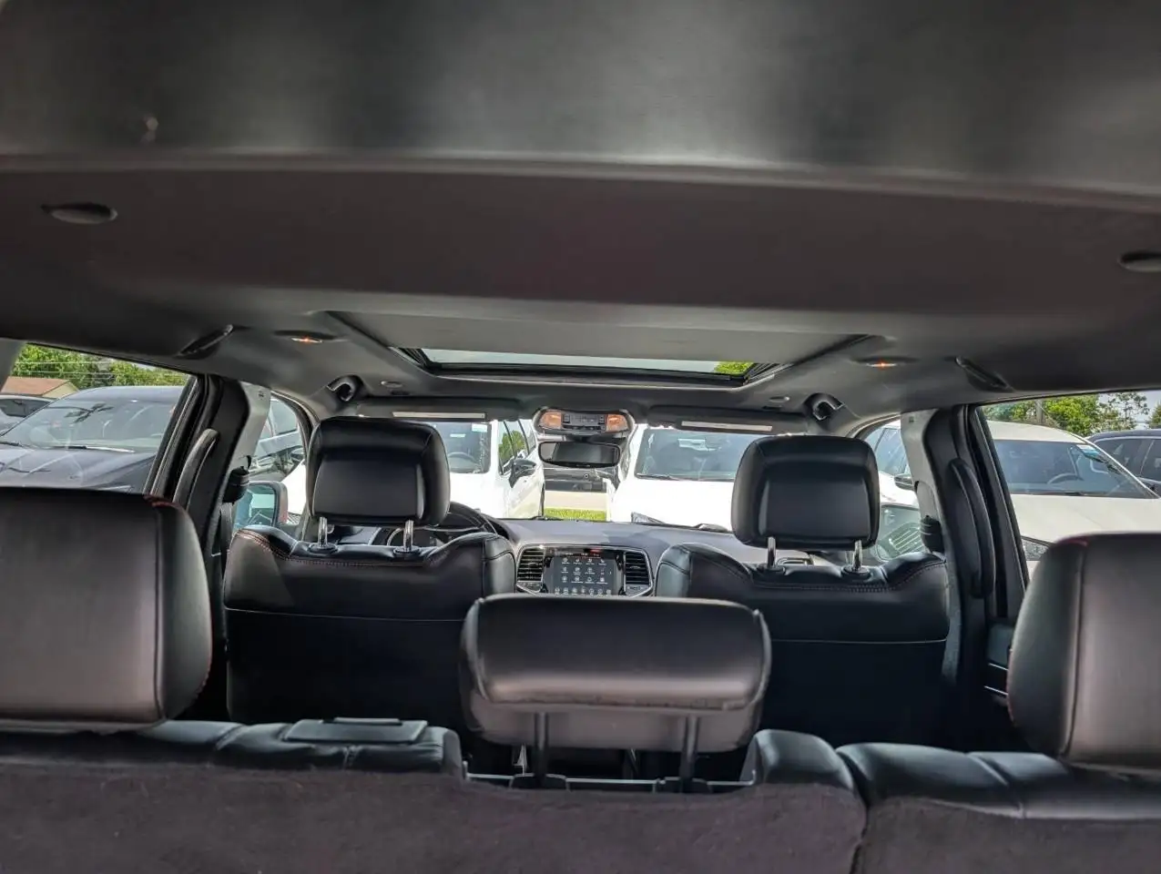 Jeep Grand Cherokee снимка Jeep Grand Cherokee