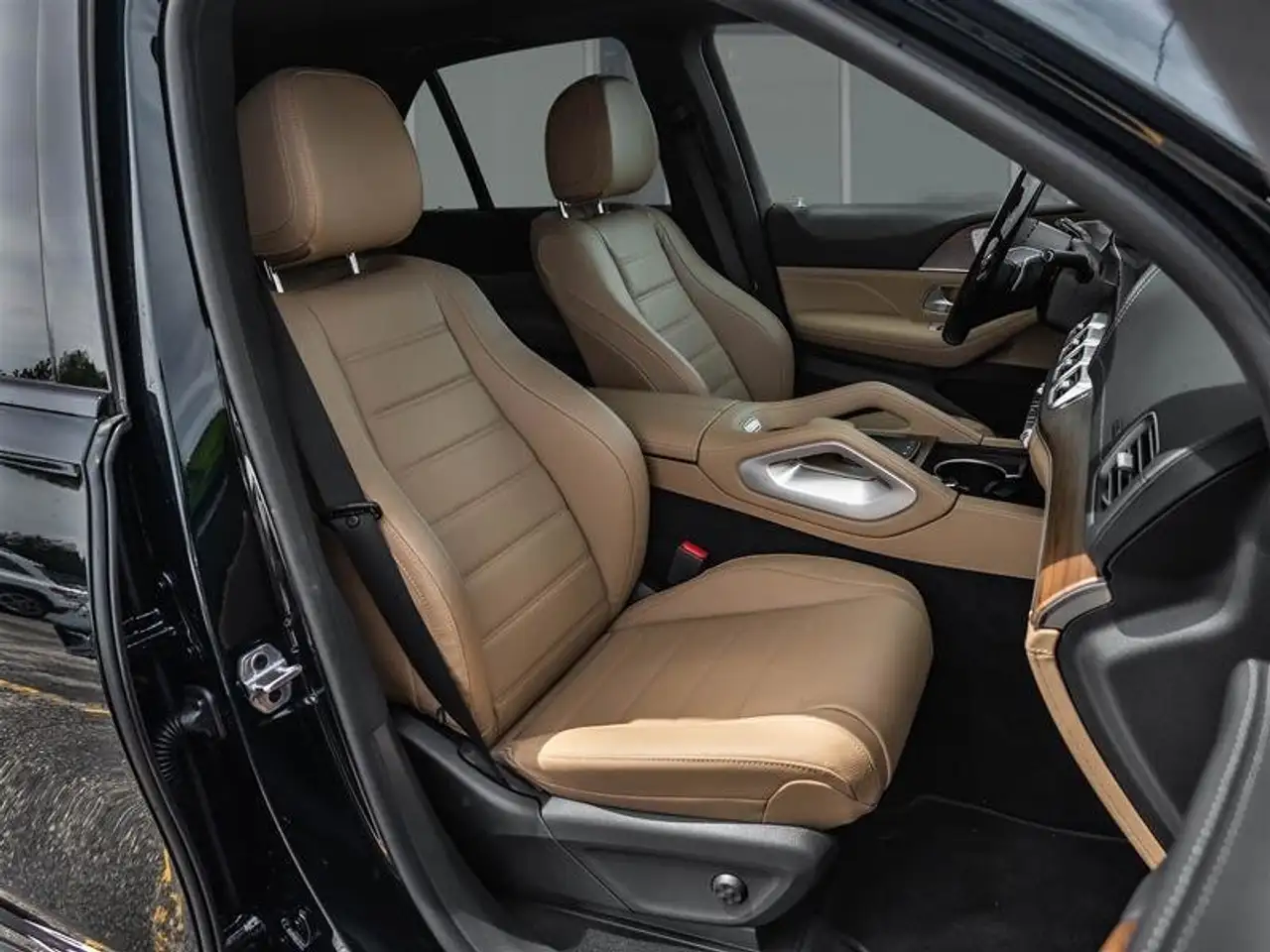 Mercedes-Benz GLE снимка Mercedes-Benz GLE