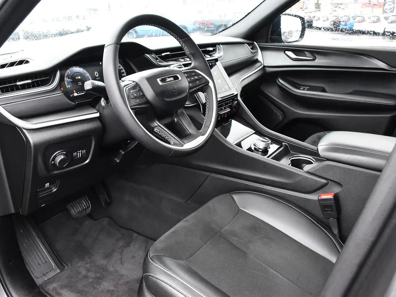 Jeep Grand Cherokee снимка Jeep Grand Cherokee
