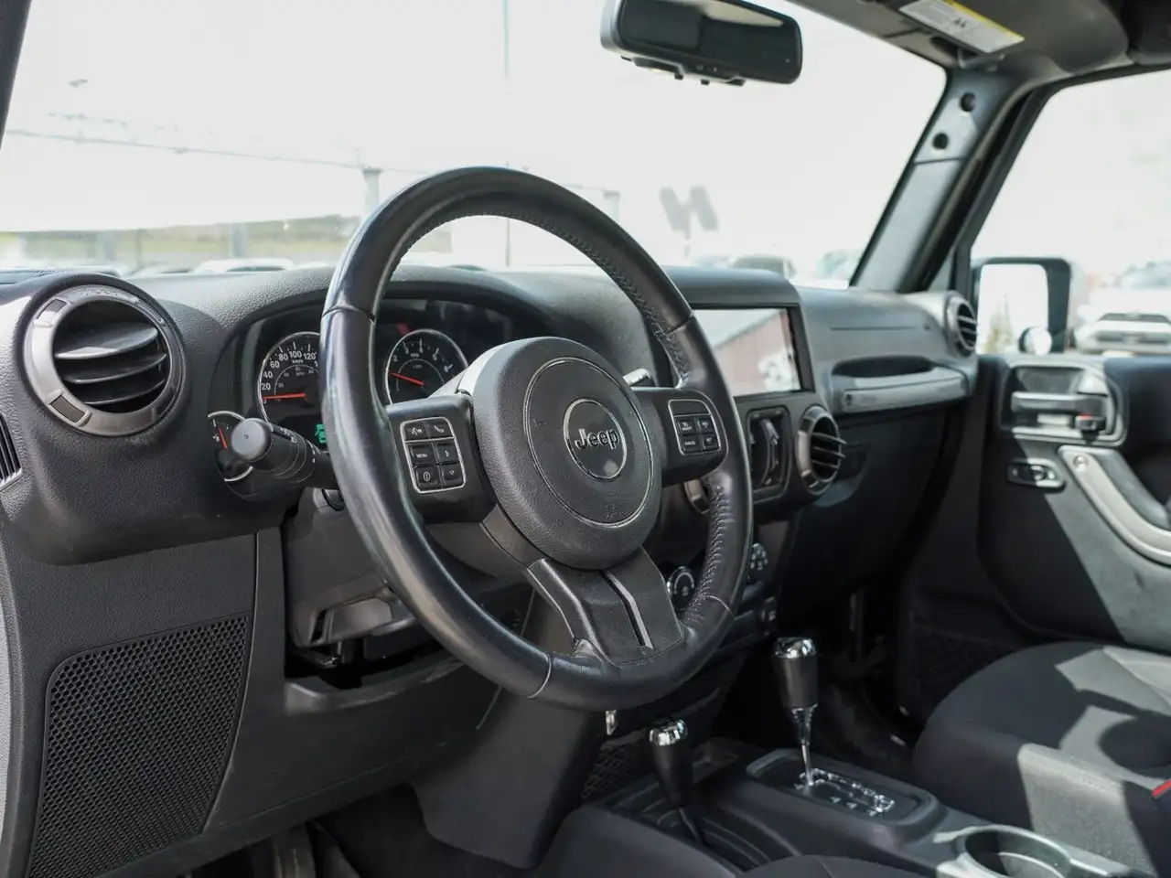 Jeep Wrangler photo Jeep Wrangler