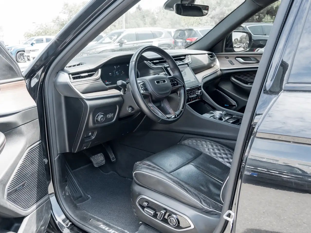 Jeep Grand Cherokee снимка Jeep Grand Cherokee