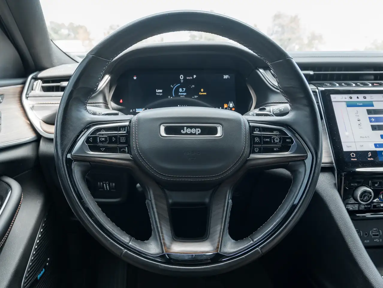 Jeep Grand Cherokee снимка Jeep Grand Cherokee
