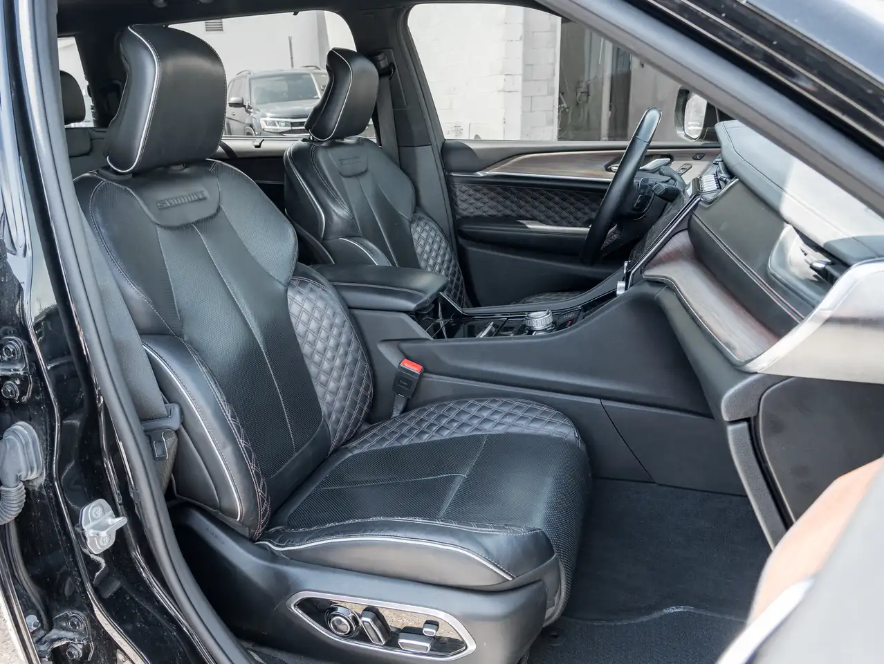 Jeep Grand Cherokee снимка Jeep Grand Cherokee