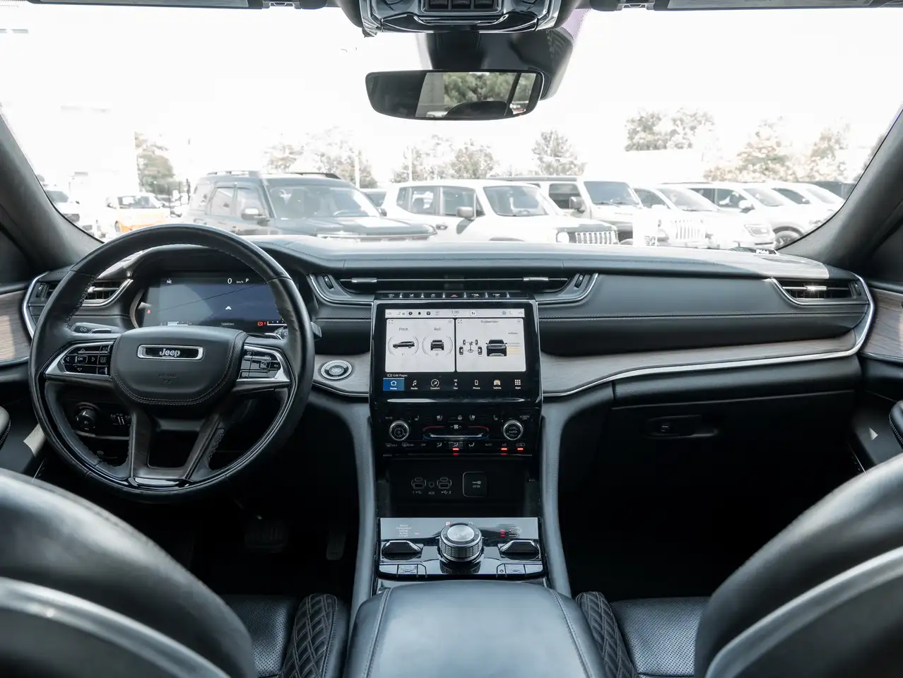 Jeep Grand Cherokee снимка Jeep Grand Cherokee