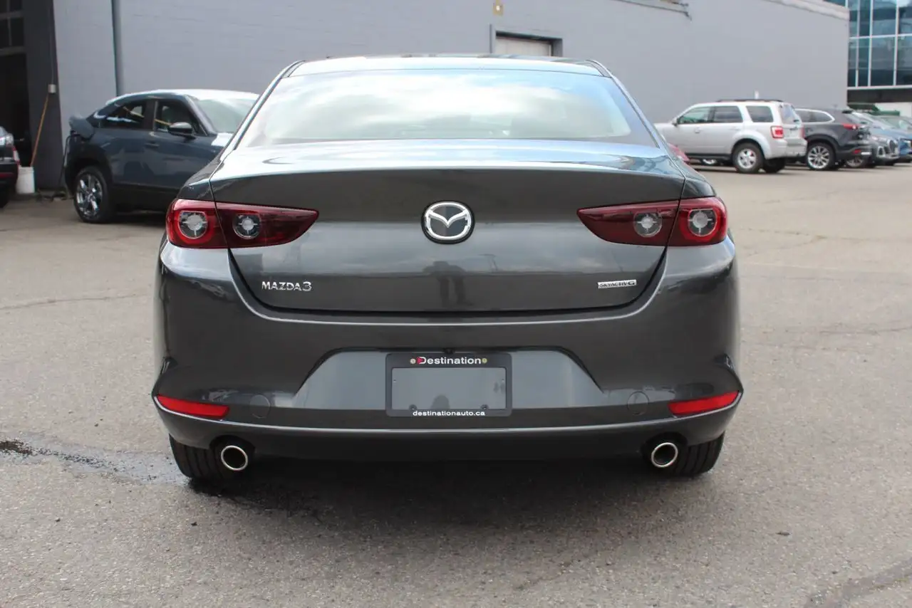 Mazda 3 снимка Mazda 3