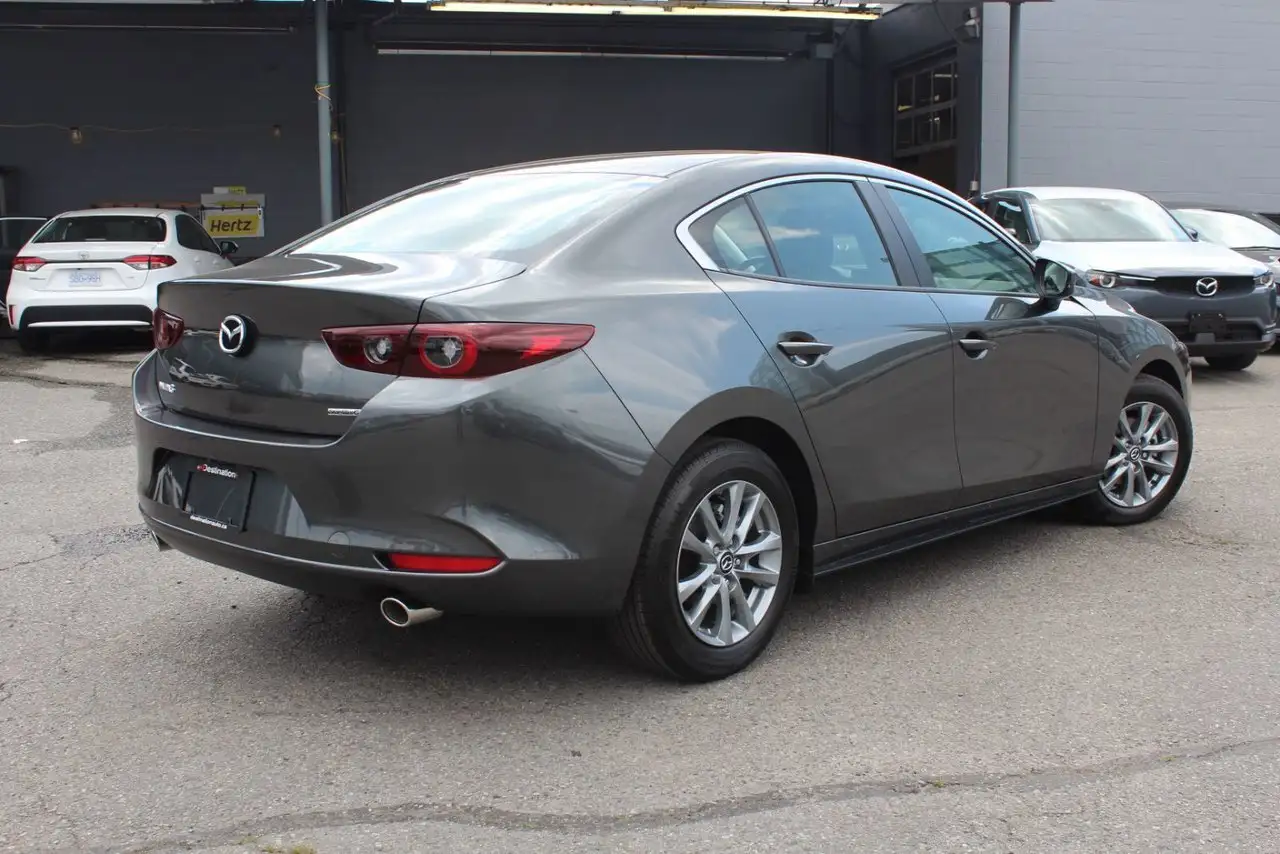 Mazda 3 снимка Mazda 3