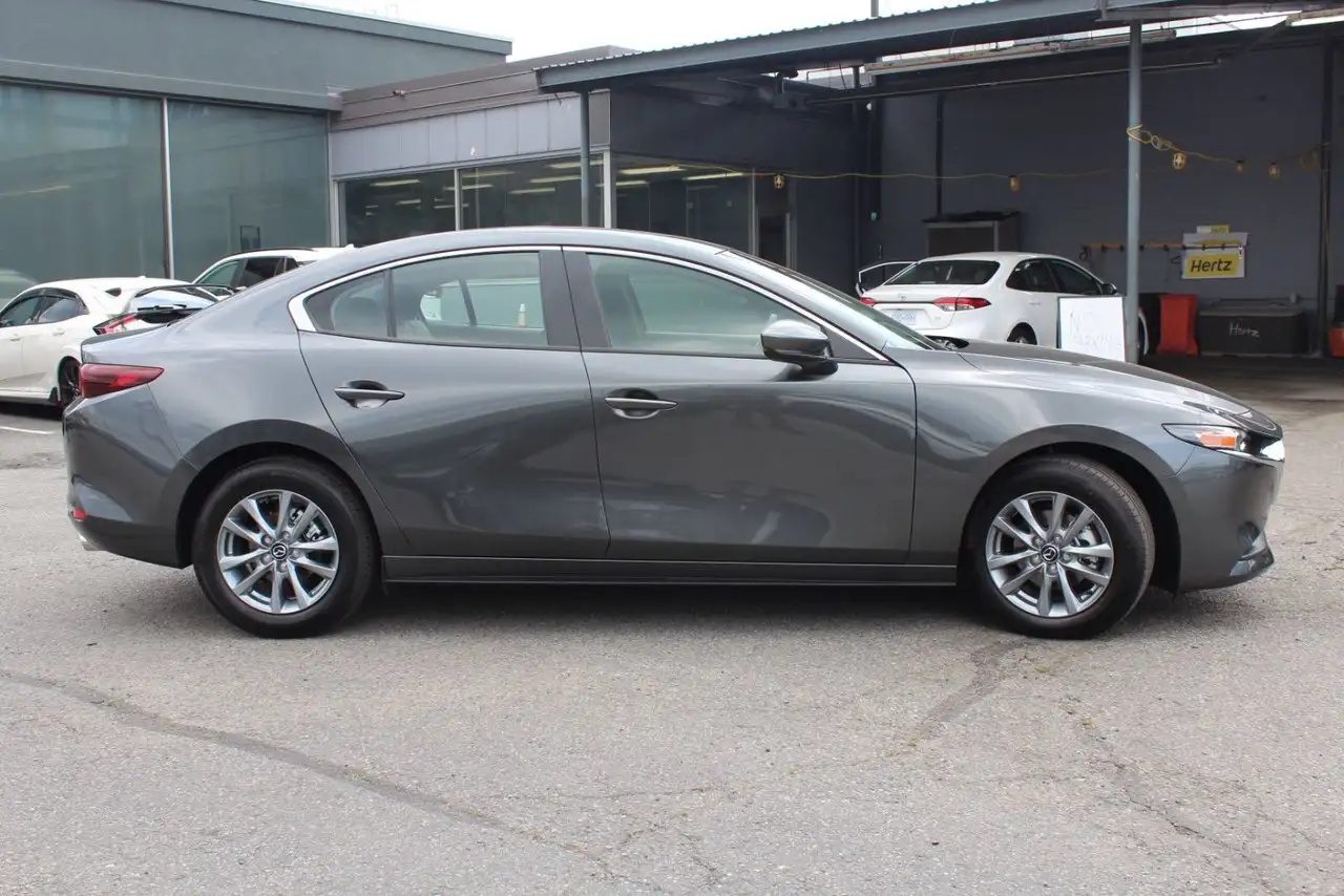 Mazda 3 снимка Mazda 3