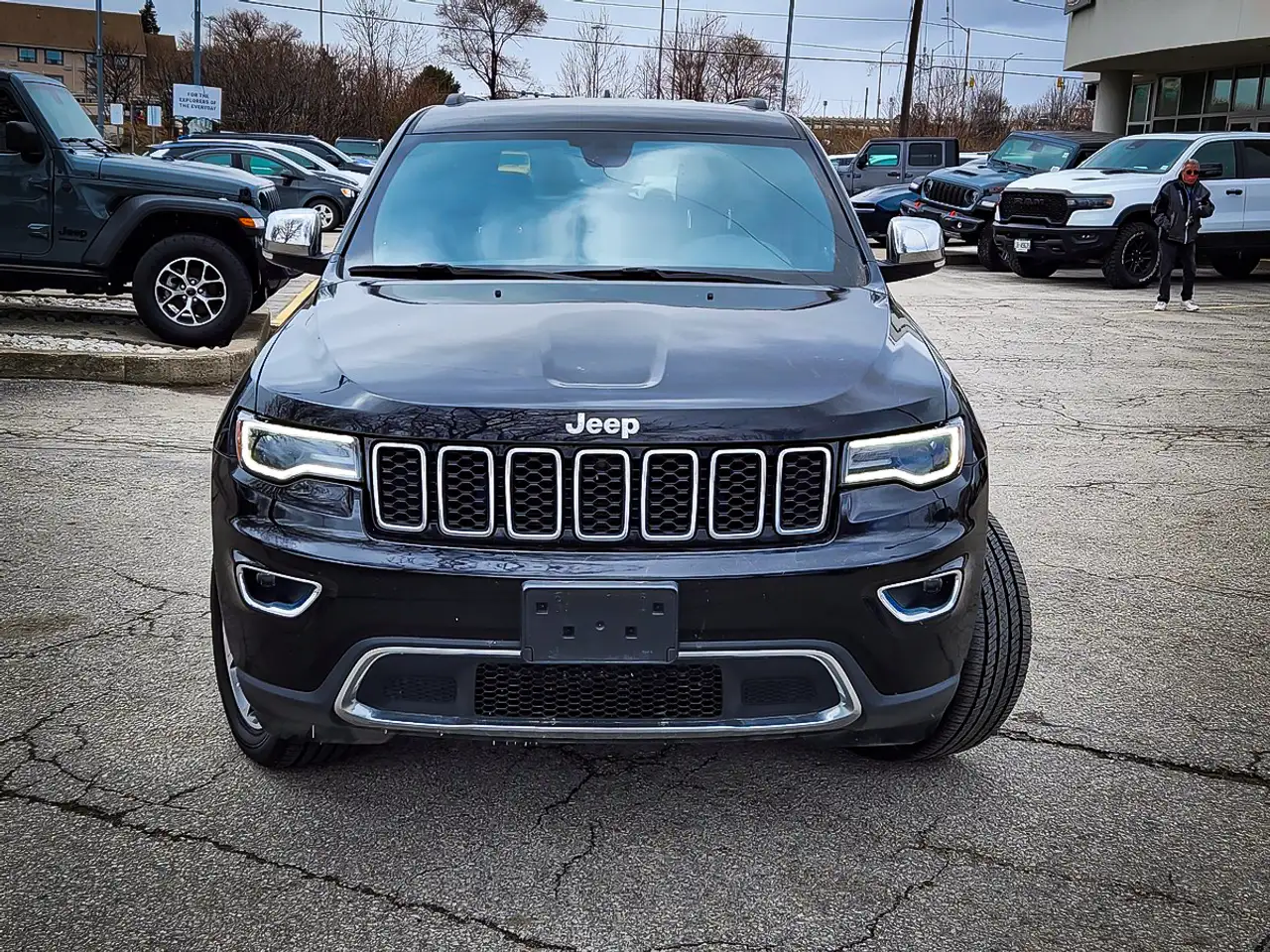 Jeep Grand Cherokee снимка Jeep Grand Cherokee