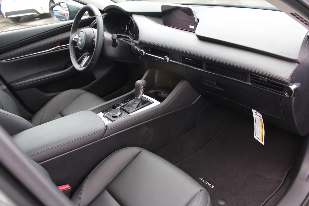 Mazda 3 снимка Mazda 3