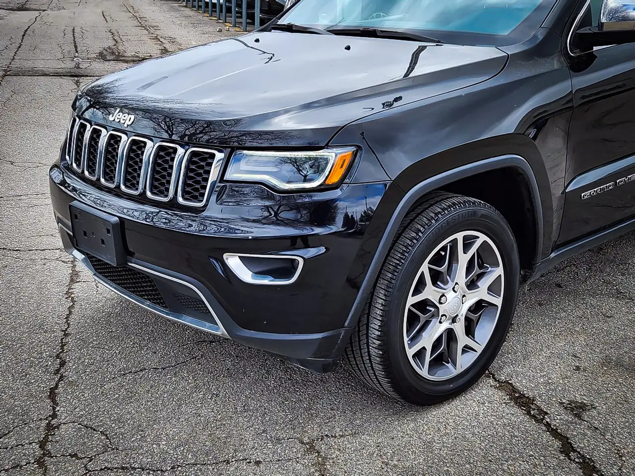 Jeep Grand Cherokee снимка Jeep Grand Cherokee