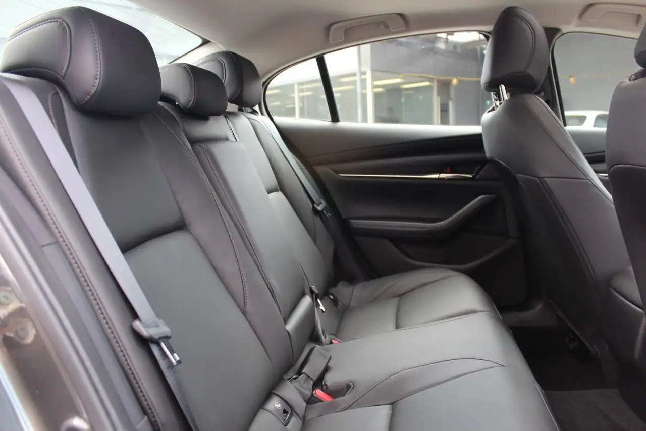 Mazda 3 снимка Mazda 3