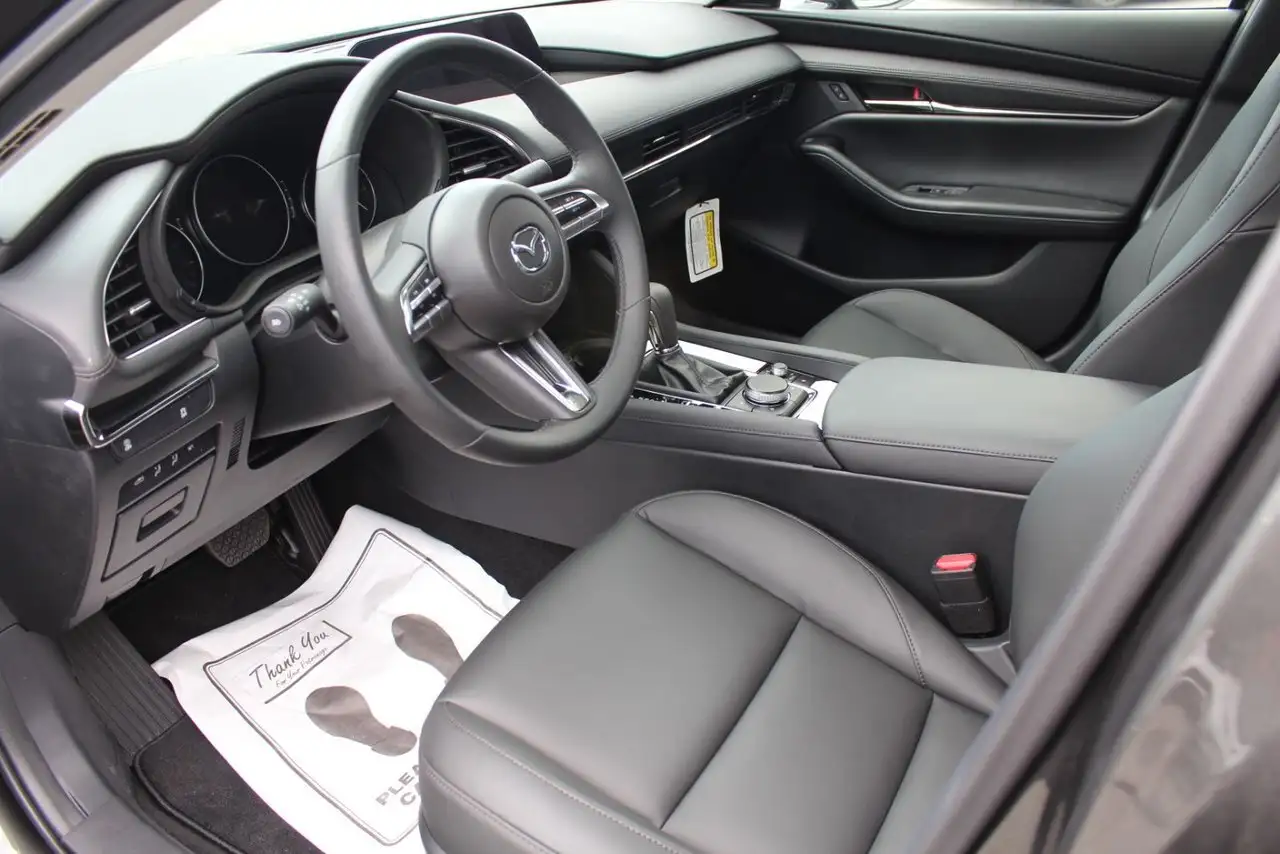 Mazda 3 снимка Mazda 3