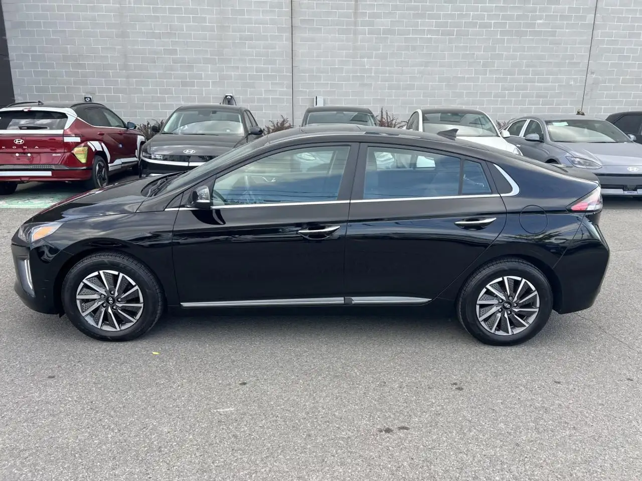 Hyundai IONIQ снимка Hyundai IONIQ