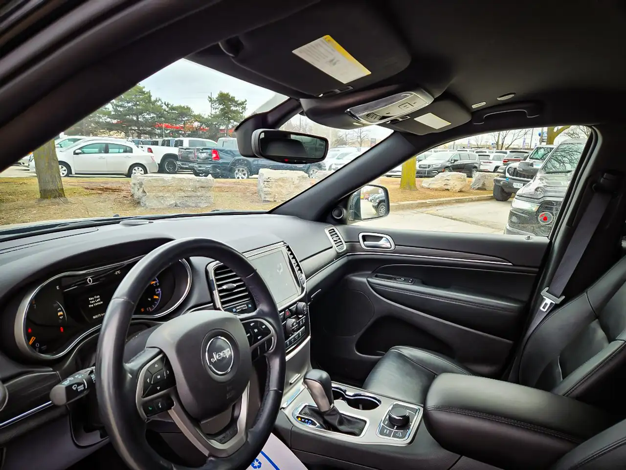 Jeep Grand Cherokee снимка Jeep Grand Cherokee