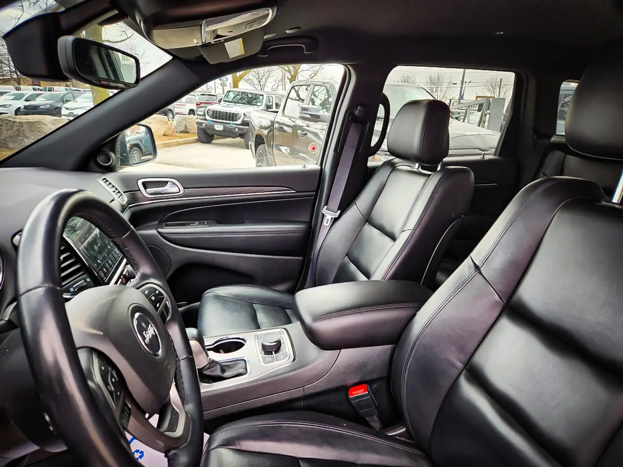 Jeep Grand Cherokee снимка Jeep Grand Cherokee