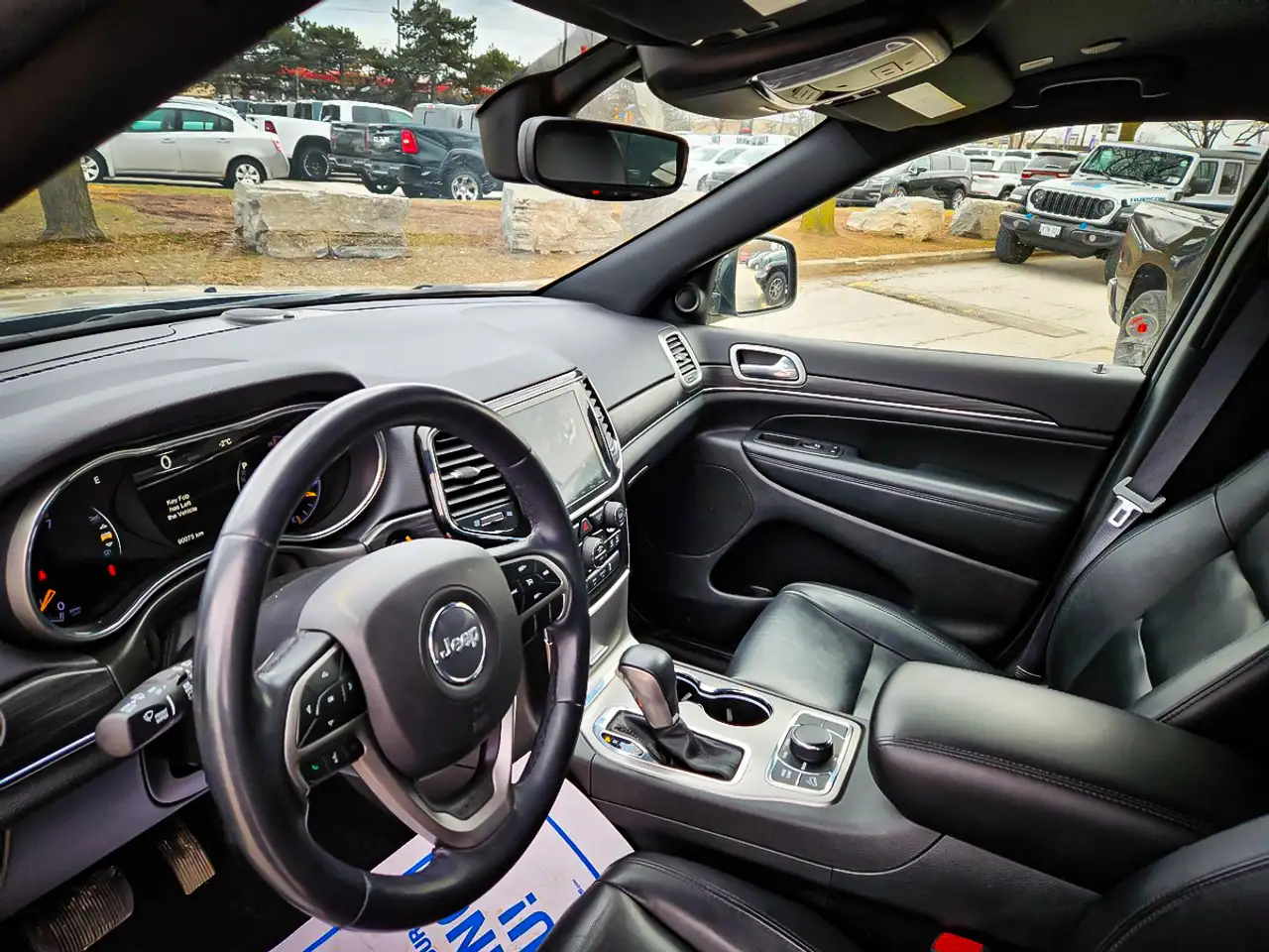 Jeep Grand Cherokee снимка Jeep Grand Cherokee