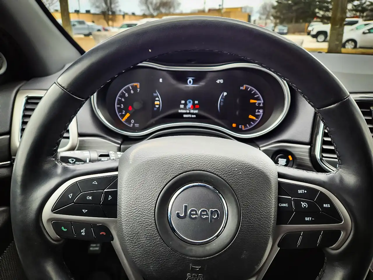 Jeep Grand Cherokee снимка Jeep Grand Cherokee
