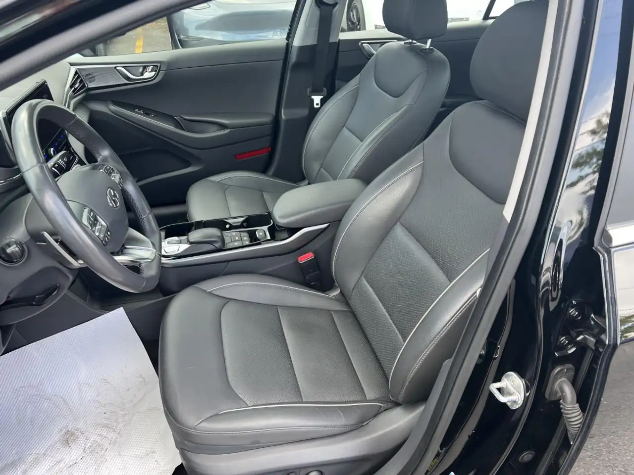 Hyundai IONIQ снимка Hyundai IONIQ