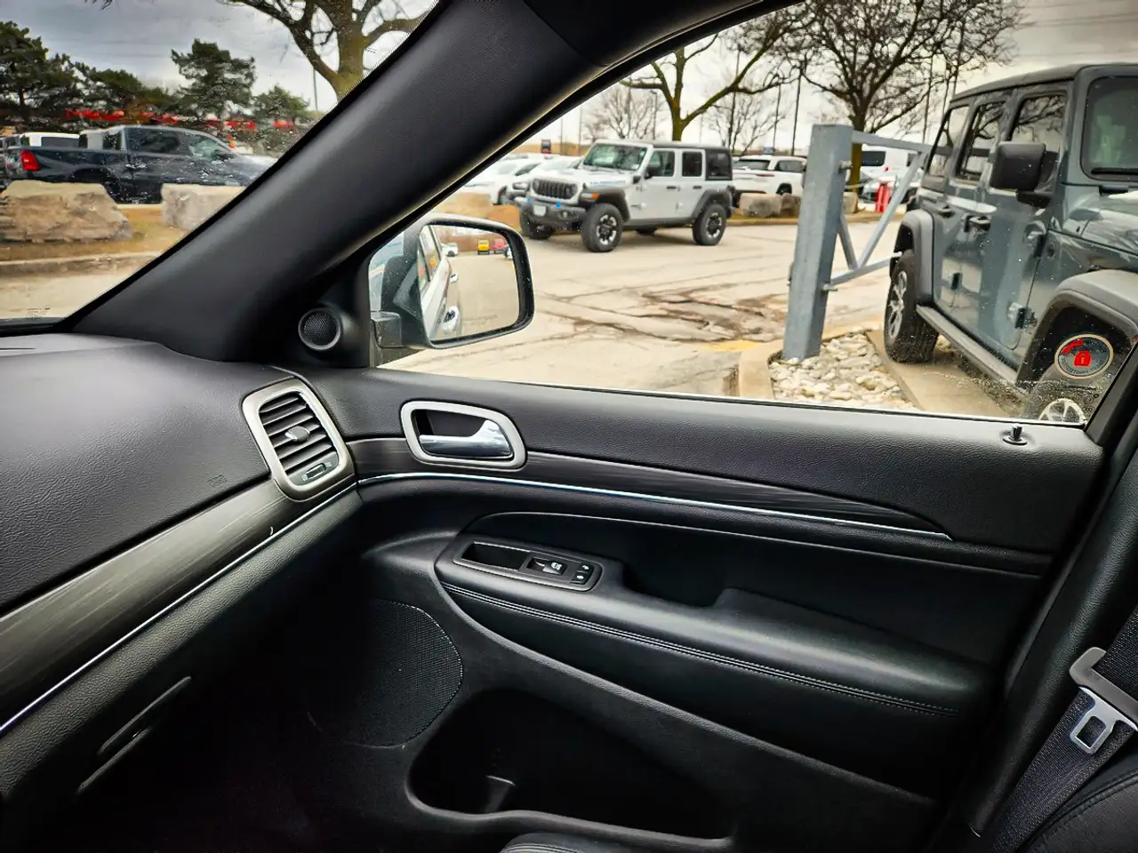 Jeep Grand Cherokee снимка Jeep Grand Cherokee