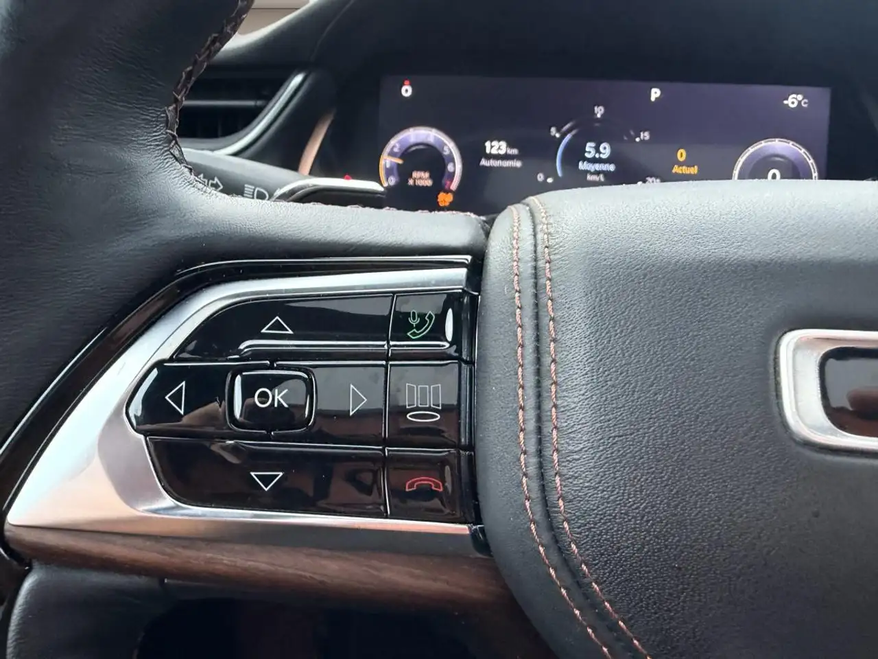 Jeep Grand Cherokee снимка Jeep Grand Cherokee