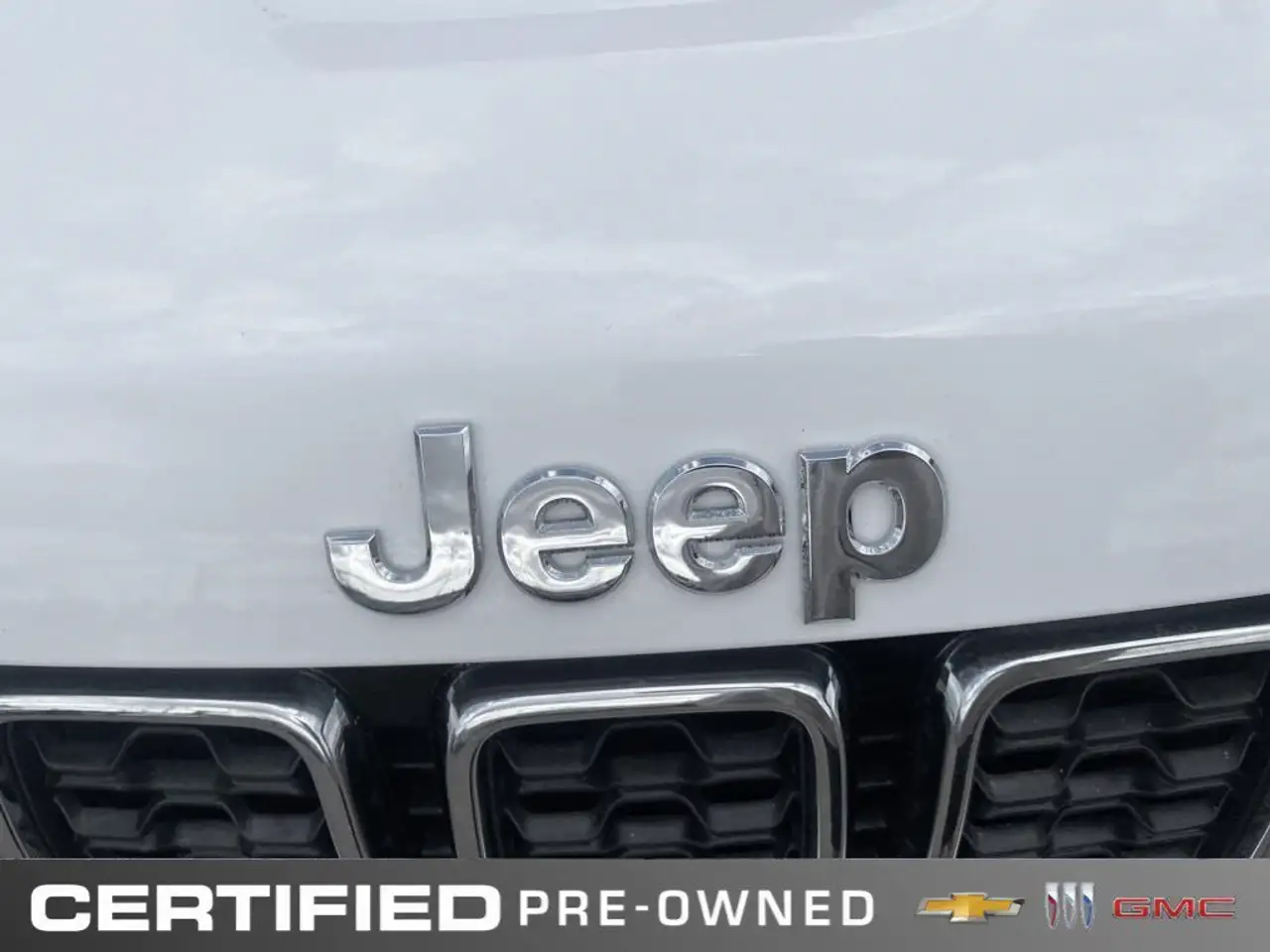 Jeep Grand Cherokee photo Jeep Grand Cherokee