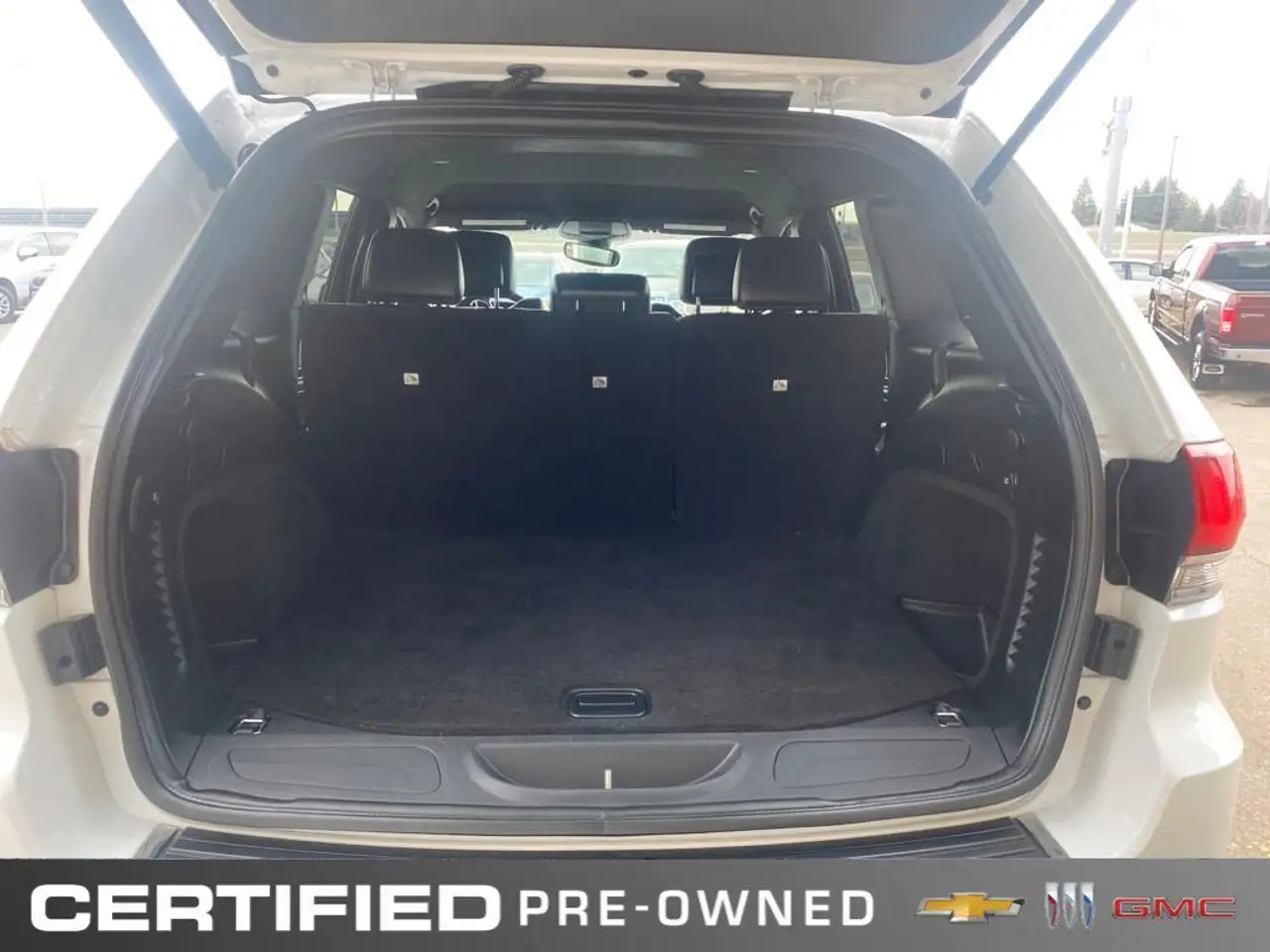 Jeep Grand Cherokee photo Jeep Grand Cherokee