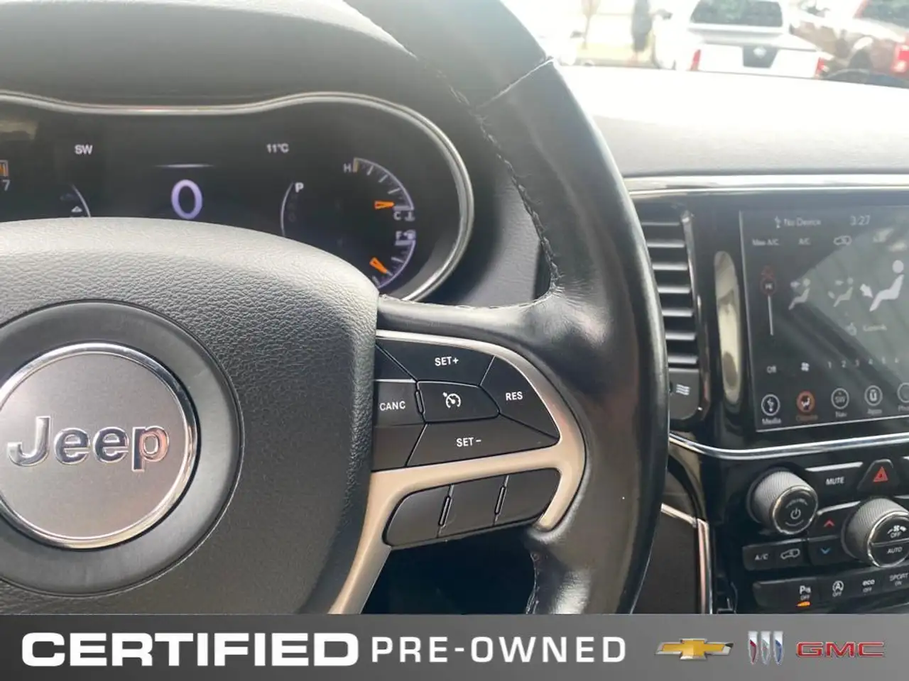 Jeep Grand Cherokee photo Jeep Grand Cherokee
