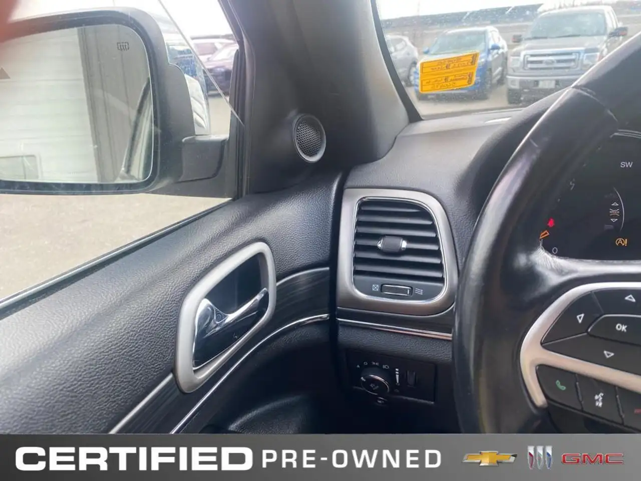 Jeep Grand Cherokee photo Jeep Grand Cherokee