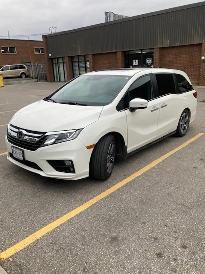 Honda Odyssey снимка Honda Odyssey