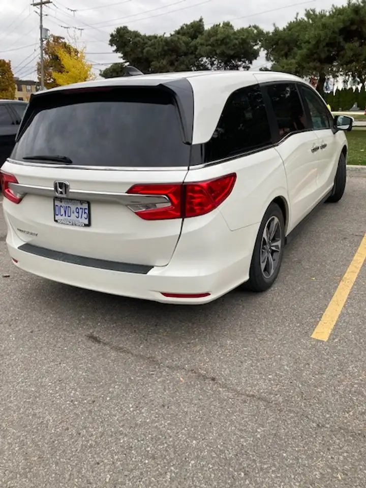 Honda Odyssey снимка Honda Odyssey
