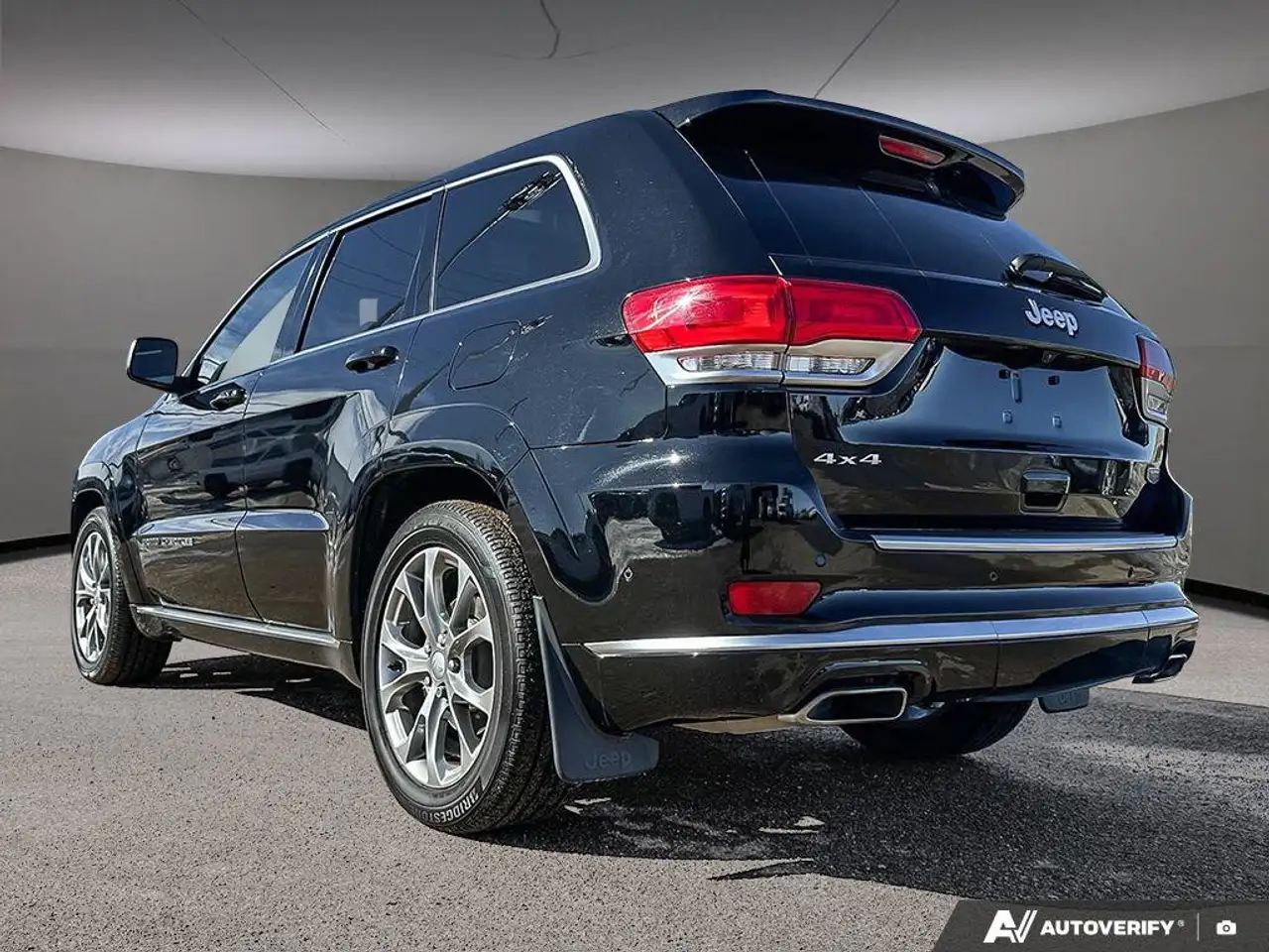 Jeep Grand Cherokee photo Jeep Grand Cherokee