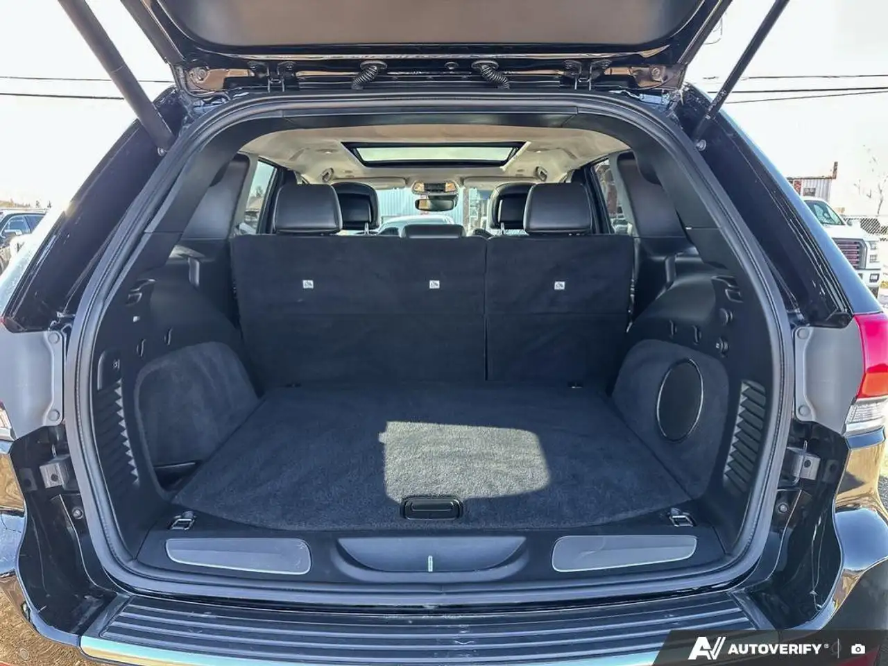 Jeep Grand Cherokee photo Jeep Grand Cherokee